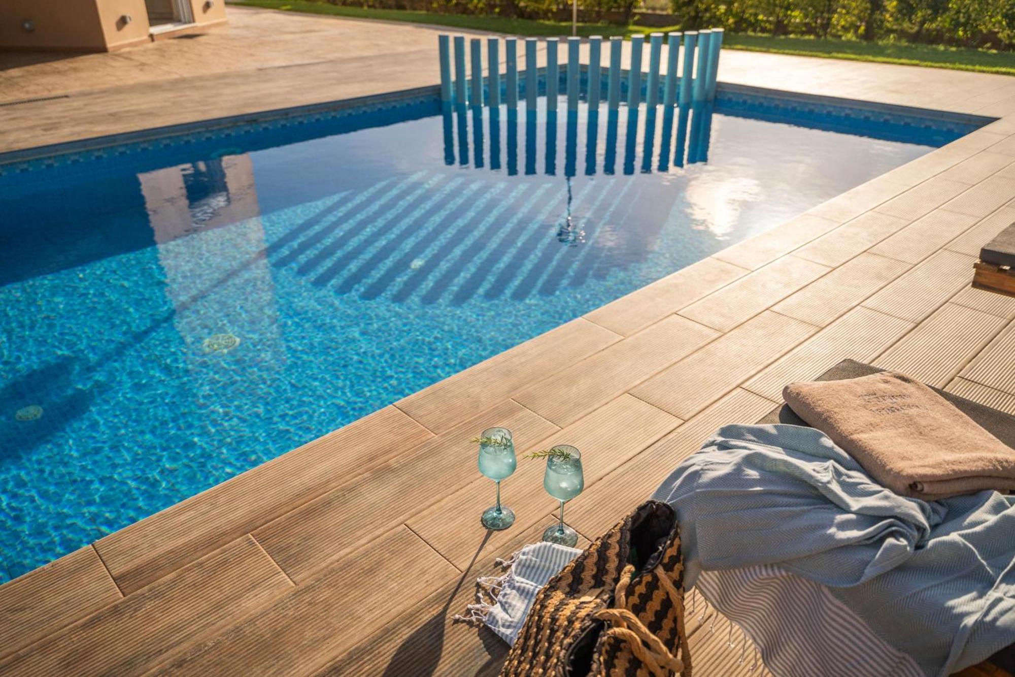 Villa Ariella With Sea View Agia Marina  Bagian luar foto